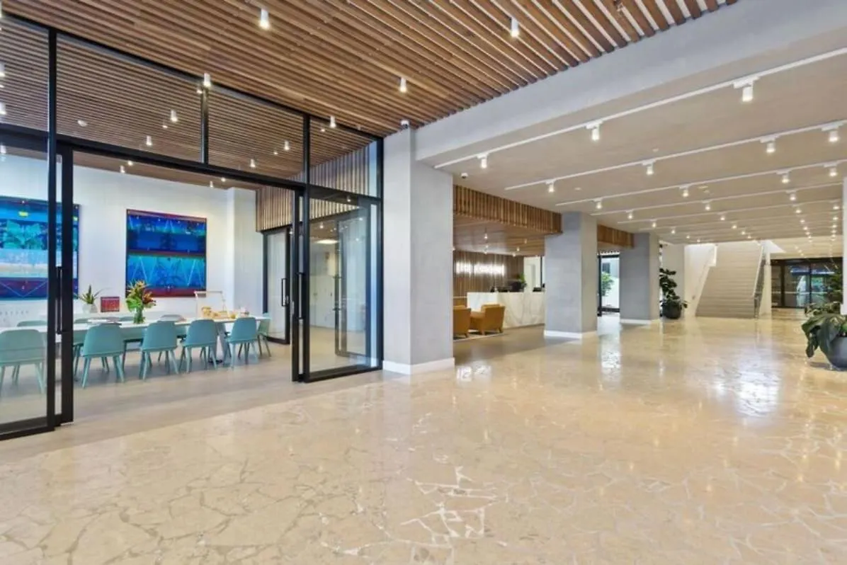 Trendy 1 Bedroom With City Views Pool And Gym - 1307 Брисбен Австралия