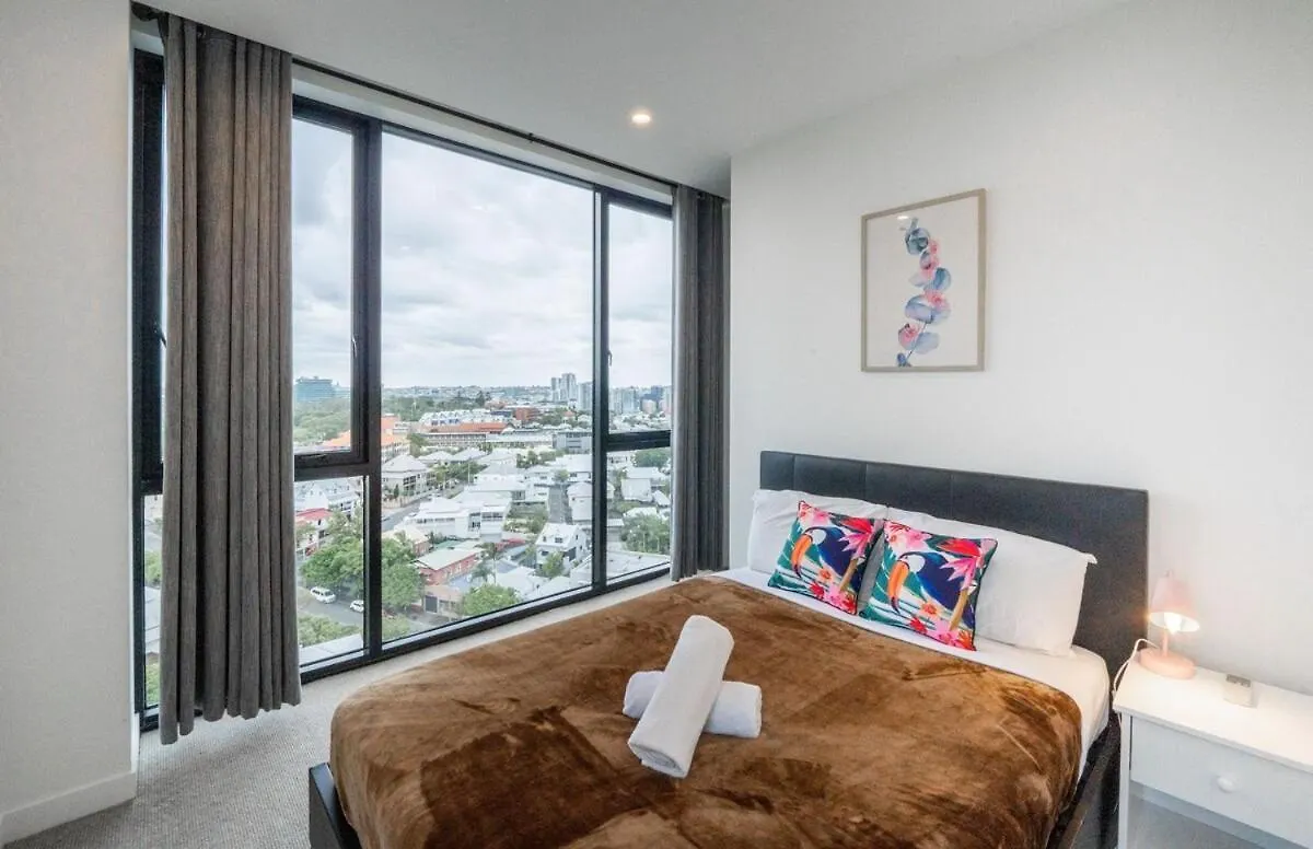 Trendy 1 Bedroom With City Views Pool And Gym - 1307 Брисбен 0*,